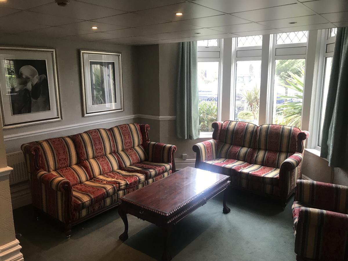 Oyo Maggie Jones Guest House Κάρντιφ Εξωτερικό φωτογραφία