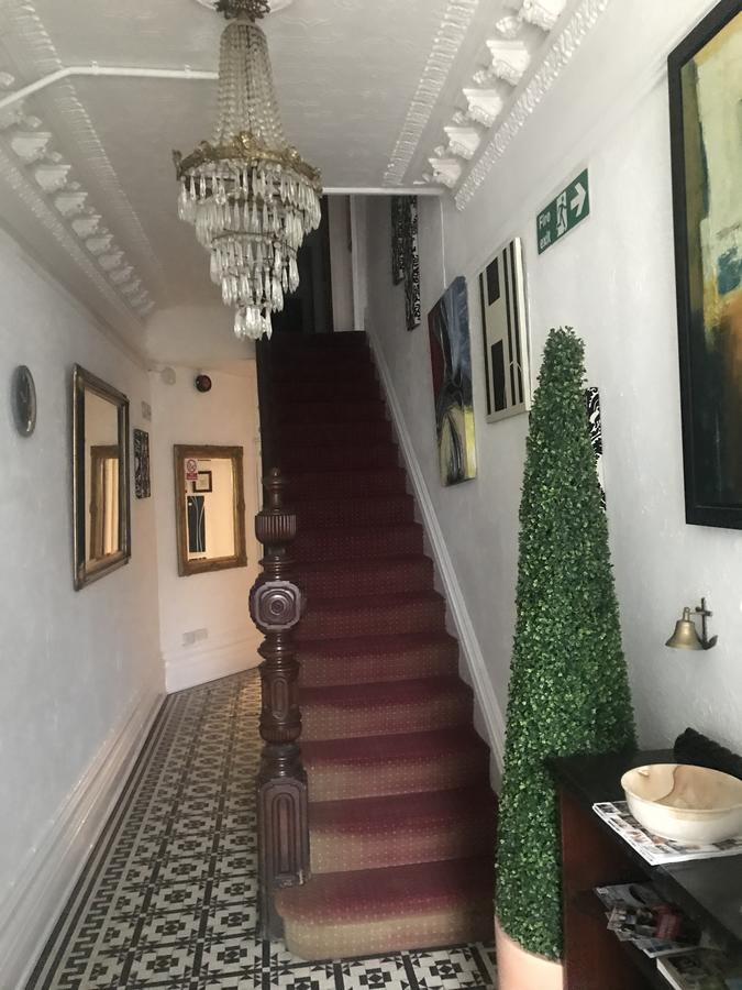 Oyo Maggie Jones Guest House Κάρντιφ Εξωτερικό φωτογραφία